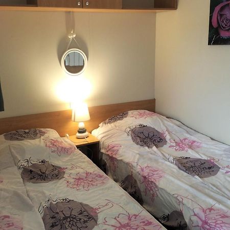 Mobile Home A Louannec Bagian luar foto