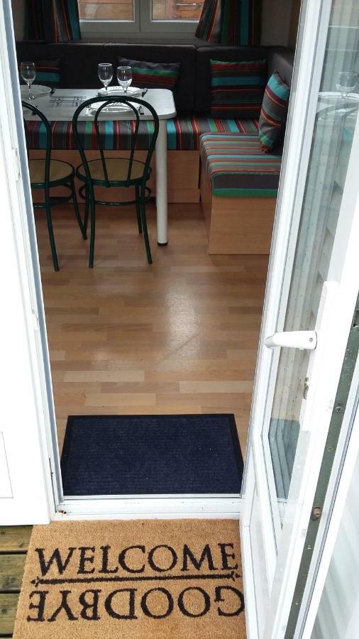 Mobile Home A Louannec Bagian luar foto